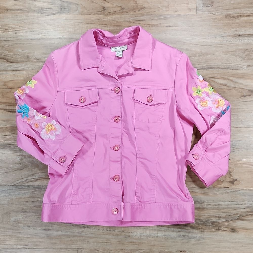 🔹️Pink Embroidered Floral Button Front Jacket Medium - Picture 2 of 10